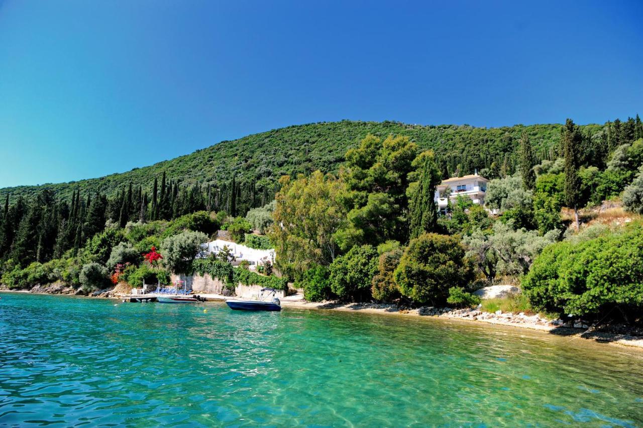 Korakias Skorpidi * Geni (Lefkada)